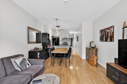 Dining Room - 202-5321 Rue St-Denis, Montréal (Le Plateau-Mont-Royal), QC - Indoor Photo Showing Living Room