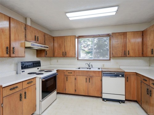 361 Cotlow Rd, Colwood, BC 