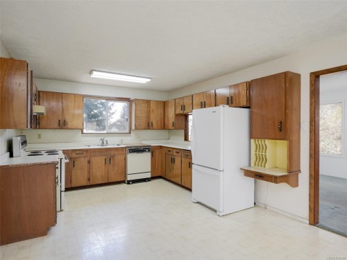 361 Cotlow Rd, Colwood, BC 