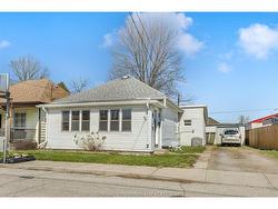 23 DEGGE Street  Chatham, ON N7M 4X3