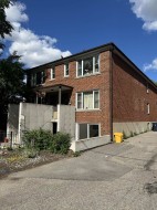 3-1089 Broadview Avenue  Toronto, ON M4K 2S4