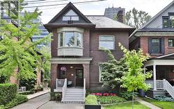 25 CHICORA AVENUE Toronto, ON M5R 1T7