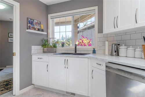 618 Windward Way, Qualicum Beach, BC 