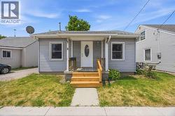 6 McNaughton AVENUE Wallaceburg, ON N8A 1R8