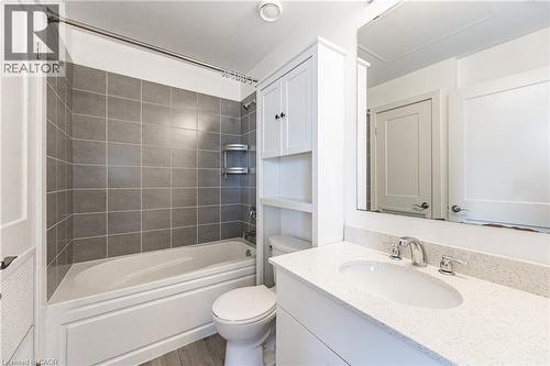 255 Northfield Drive E Unit# 302, Waterloo, ON - Indoor Photo Showing Bathroom