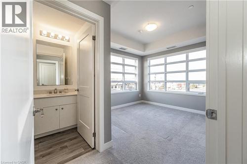 255 Northfield Drive E Unit# 302, Waterloo, ON - Indoor Photo Showing Bathroom