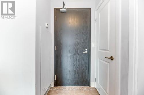 3204 - 18 YORKVILLE AVENUE , Toronto, Ontario M4W 1L4 3