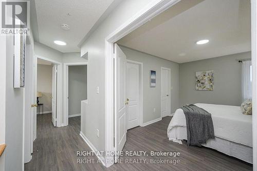 1724 Samuelson Circle, Mississauga, ON - Indoor Photo Showing Bedroom