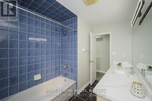 1724 Samuelson Circle, Mississauga, ON - Indoor Photo Showing Bathroom