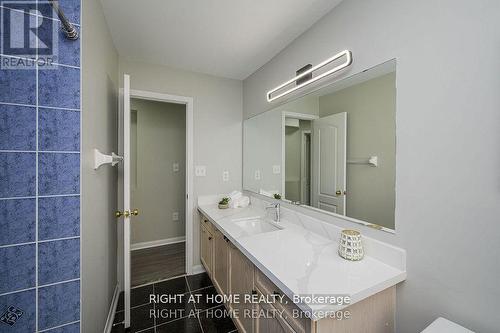 1724 Samuelson Circle, Mississauga, ON - Indoor Photo Showing Bathroom