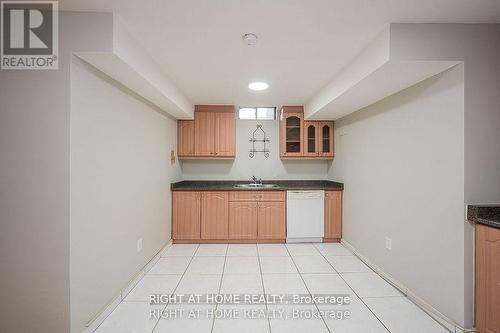 1724 Samuelson Circle, Mississauga, ON - Indoor