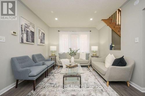 1724 Samuelson Circle, Mississauga, ON - Indoor Photo Showing Living Room