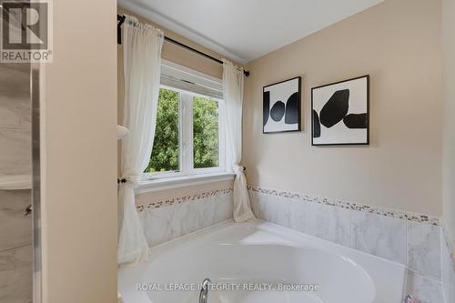 355 Celtic Ridge Crescent, Ottawa, ON - Indoor Photo Showing Other Room