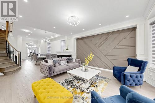 45 Morley Crescent, Whitby, ON - Indoor Photo Showing Living Room