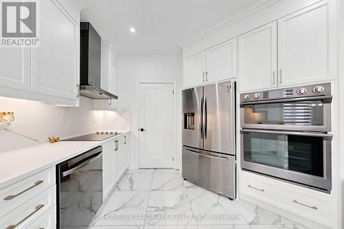 45 Morley Crescent, Whitby, ON - Indoor Photo Showing Kitchen With Upgraded Kitchen