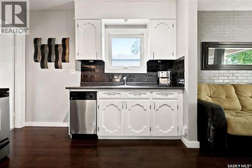 747 Argyle Street, Regina, SK - Indoor Photo Showing Kitchen