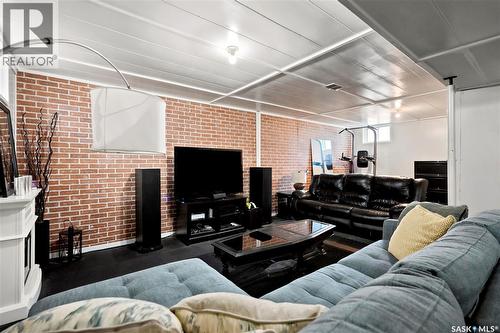 747 Argyle Street, Regina, SK - Indoor