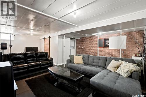 747 Argyle Street, Regina, SK - Indoor