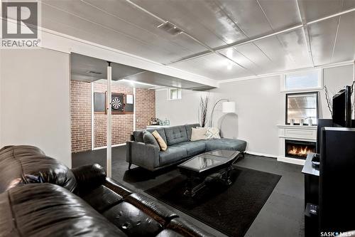 747 Argyle Street, Regina, SK - Indoor