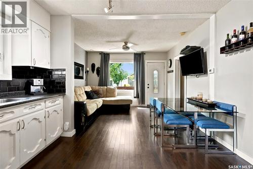 747 Argyle Street, Regina, SK - Indoor
