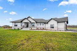 2027 Naleway Road  East St Paul, MB R2E 1E2