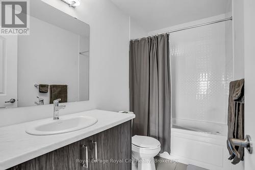 36 Prest Way, Centre Wellington (Fergus), ON - Indoor Photo Showing Bathroom