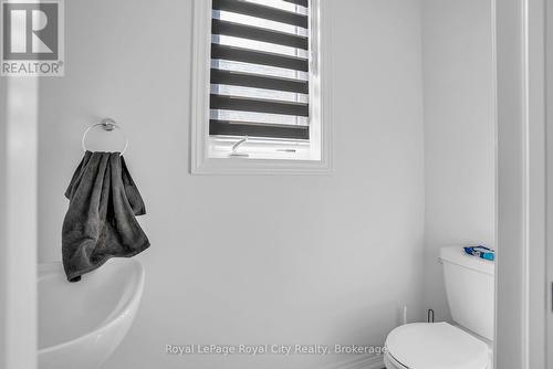 36 Prest Way, Centre Wellington (Fergus), ON - Indoor Photo Showing Bathroom