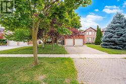 5640 TURNEY DRIVE  Mississauga, ON L5M 4Y9