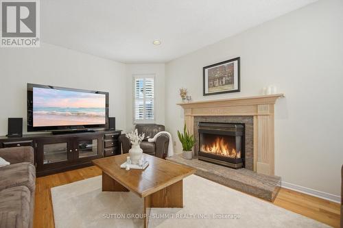 5640 Turney Drive, Mississauga, ON - Indoor Photo Showing Living Room With Fireplace