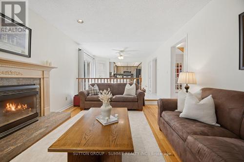 5640 Turney Drive, Mississauga, ON - Indoor Photo Showing Living Room With Fireplace