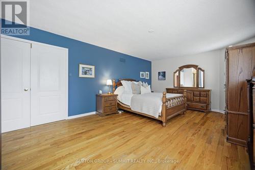 5640 Turney Drive, Mississauga, ON - Indoor Photo Showing Bedroom