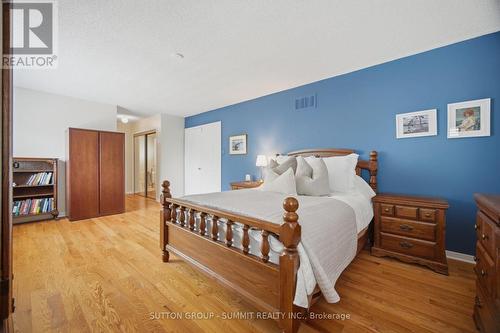 5640 Turney Drive, Mississauga, ON - Indoor Photo Showing Bedroom