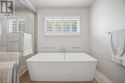 5640 Turney Drive, Mississauga, ON - Indoor Photo Showing Bathroom
