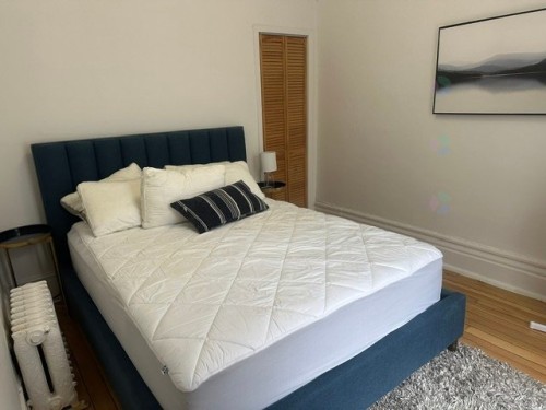 Chambre à coucher - 2-2175 Rue Crescent, Montréal (Ville-Marie), QC - Indoor Photo Showing Bedroom
