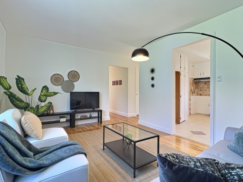 Salon - 4137 Route 344, Saint-Placide, QC 