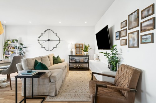 Salon - 144 Rue Du Manège, Saint-Philippe, QC - Indoor Photo Showing Living Room