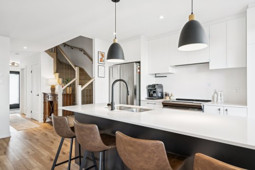 Vue d'ensemble - 144 Rue Du Manège, Saint-Philippe, QC - Indoor Photo Showing Kitchen With Double Sink With Upgraded Kitchen