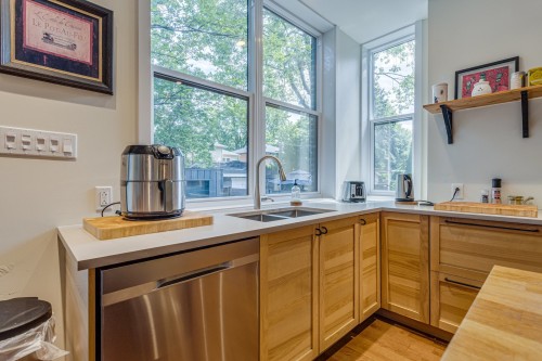 Kitchen - 312 Av. Maple, Saint-Lambert, QC - Indoor Photo Showing Kitchen With Double Sink