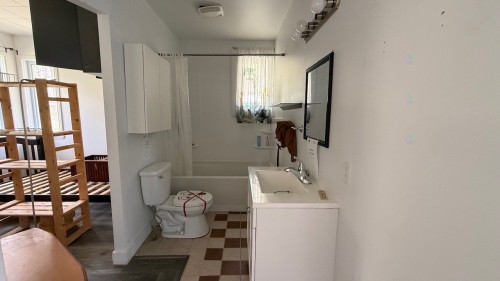 Salle de bains - 3810 Rue St-Patrick, Rawdon, QC - Indoor Photo Showing Laundry Room