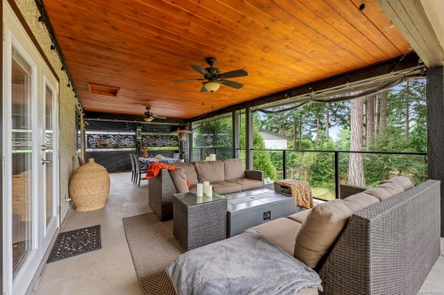 1937 Cougar Cres, Comox, BC 