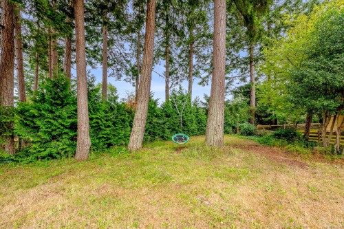 1937 Cougar Cres, Comox, BC 