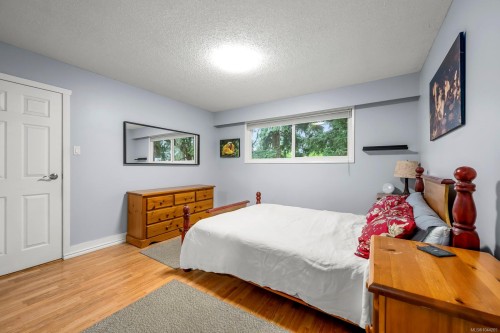 1937 Cougar Cres, Comox, BC 