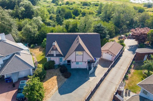 975 Meadowview Pl, Saanich, BC 