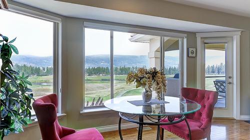 131-2455 Quail Ridge Boulevard, Kelowna, BC - Indoor Photo Showing Kitchen With Double Sink