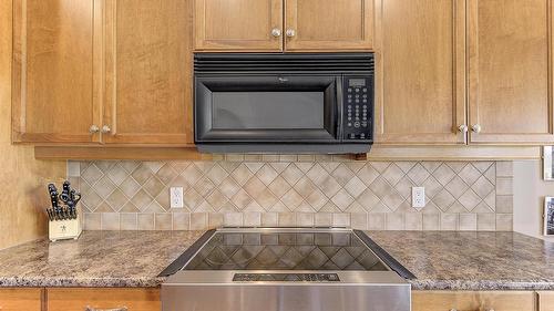 131-2455 Quail Ridge Boulevard, Kelowna, BC - Indoor Photo Showing Kitchen With Double Sink With Upgraded Kitchen