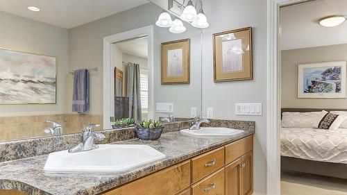 131-2455 Quail Ridge Boulevard, Kelowna, BC - Indoor Photo Showing Bathroom