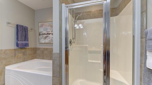 131-2455 Quail Ridge Boulevard, Kelowna, BC - Indoor Photo Showing Bathroom