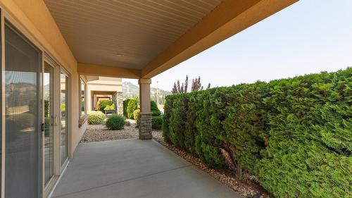 131-2455 Quail Ridge Boulevard, Kelowna, BC - Indoor Photo Showing Other Room