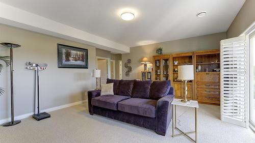 131-2455 Quail Ridge Boulevard, Kelowna, BC - Indoor Photo Showing Gym Room