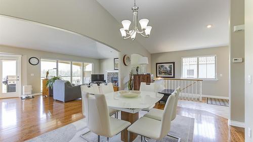 131-2455 Quail Ridge Boulevard, Kelowna, BC - Indoor Photo Showing Dining Room